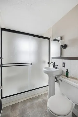 $279,900 | 66 Thornton Street, Springfield, MA 01104