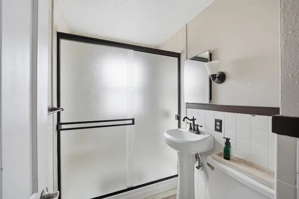 $279,900 | 66 Thornton Street, Springfield, MA 01104