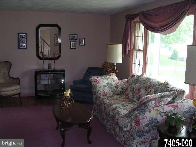 1342 Greenbriar Road York, PA 17404 - Photo 3 of 9 Gallery Image 3
