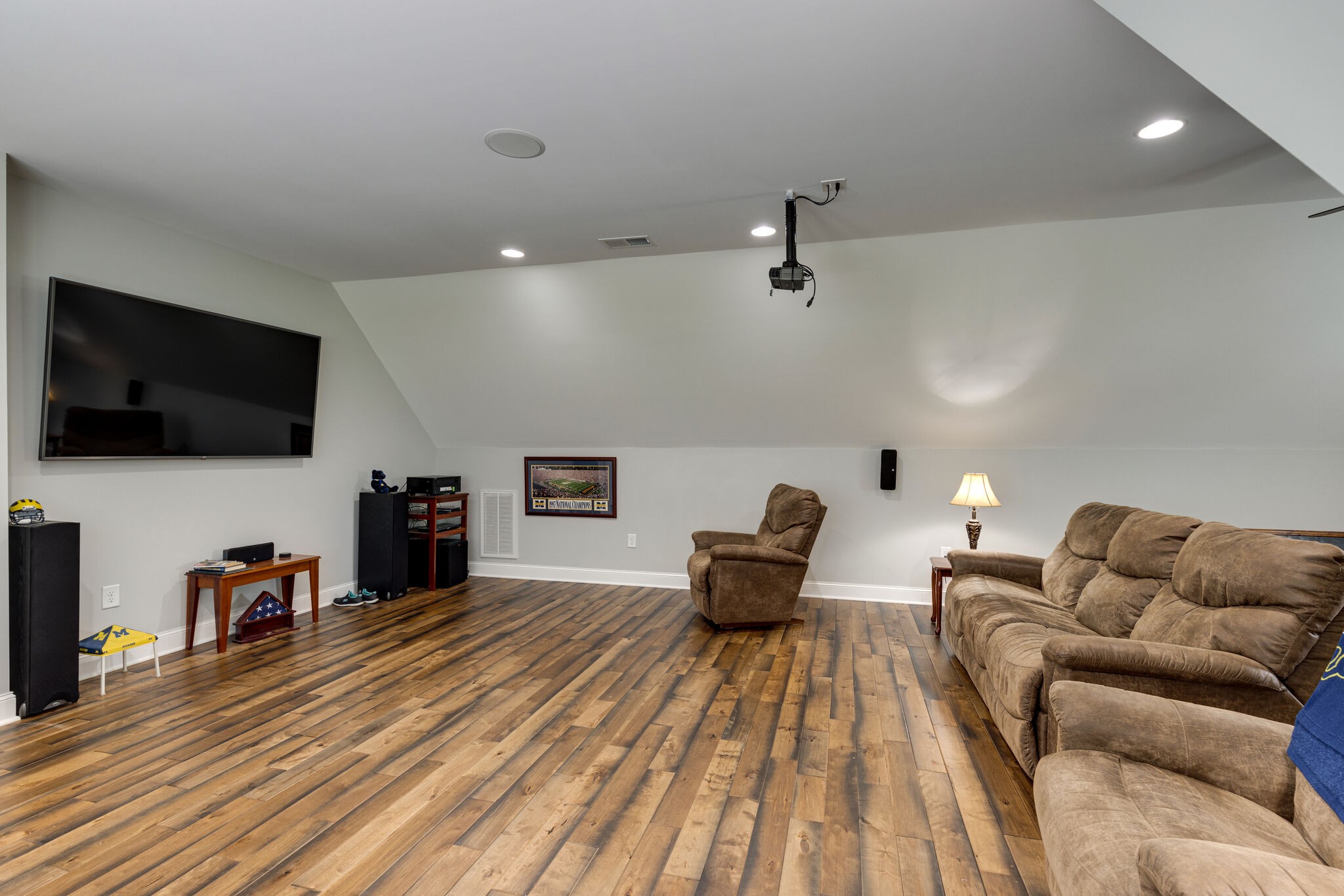 3165 Les Chappell Road Spring Hill, TN 37174 - Photo 32 of 70 a living room with furniture and a flat screen tv
