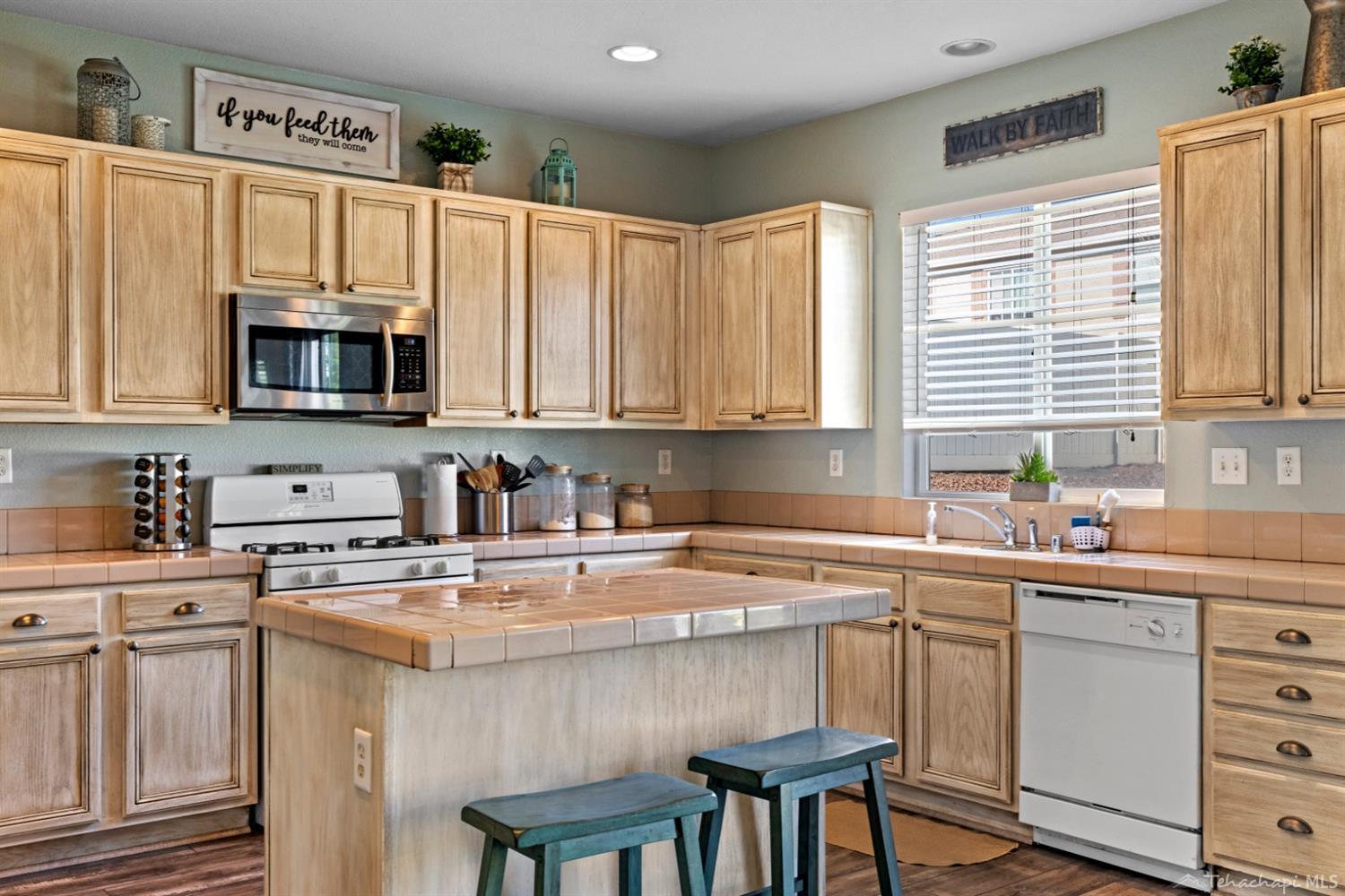 1453 Wild Olive Road Tehachapi, CA 93561 - Photo 15 of 43 Gallery Image 15
