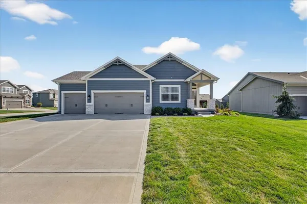 $489,000 | 1517 Southwest Arbor Creek Drive, Lee's Summit, MO 64082