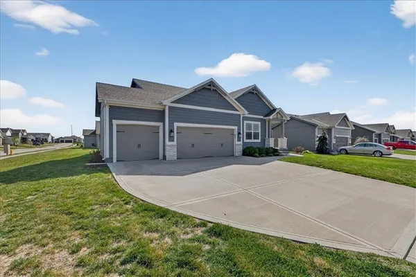 $489,000 | 1517 Southwest Arbor Creek Drive, Lee's Summit, MO 64082