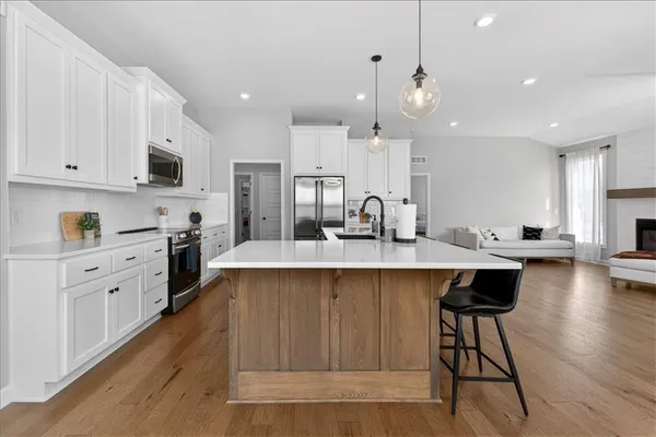 $489,000 | 1517 Southwest Arbor Creek Drive, Lee's Summit, MO 64082