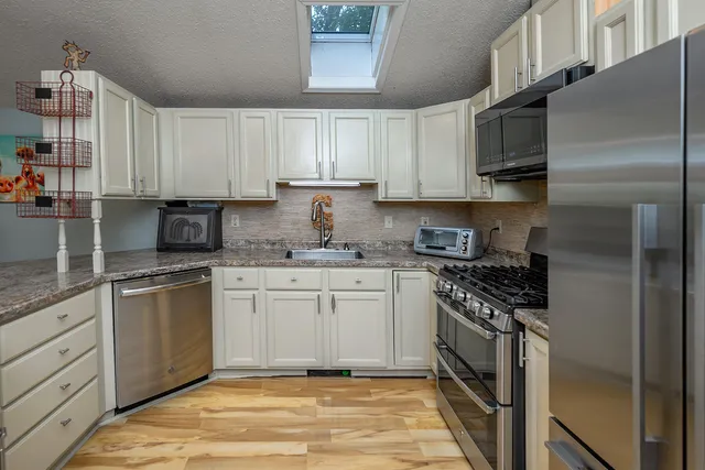 $750,000 | W5594 Briarwood Road, Sugar Creek, WI 53121