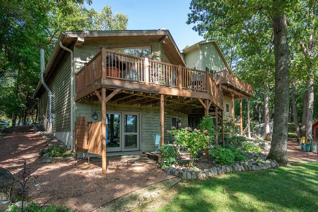 $750,000 | W5594 Briarwood Road, Sugar Creek, WI 53121