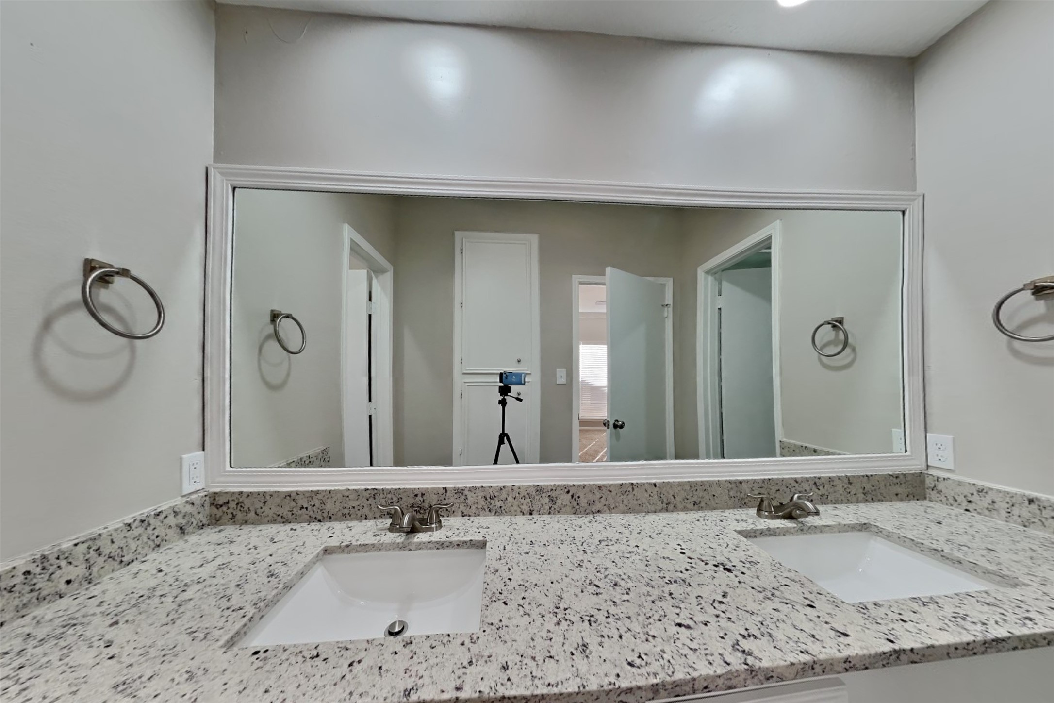 2127 Jamara Lane Houston, TX 77077 - Photo 10 of 19