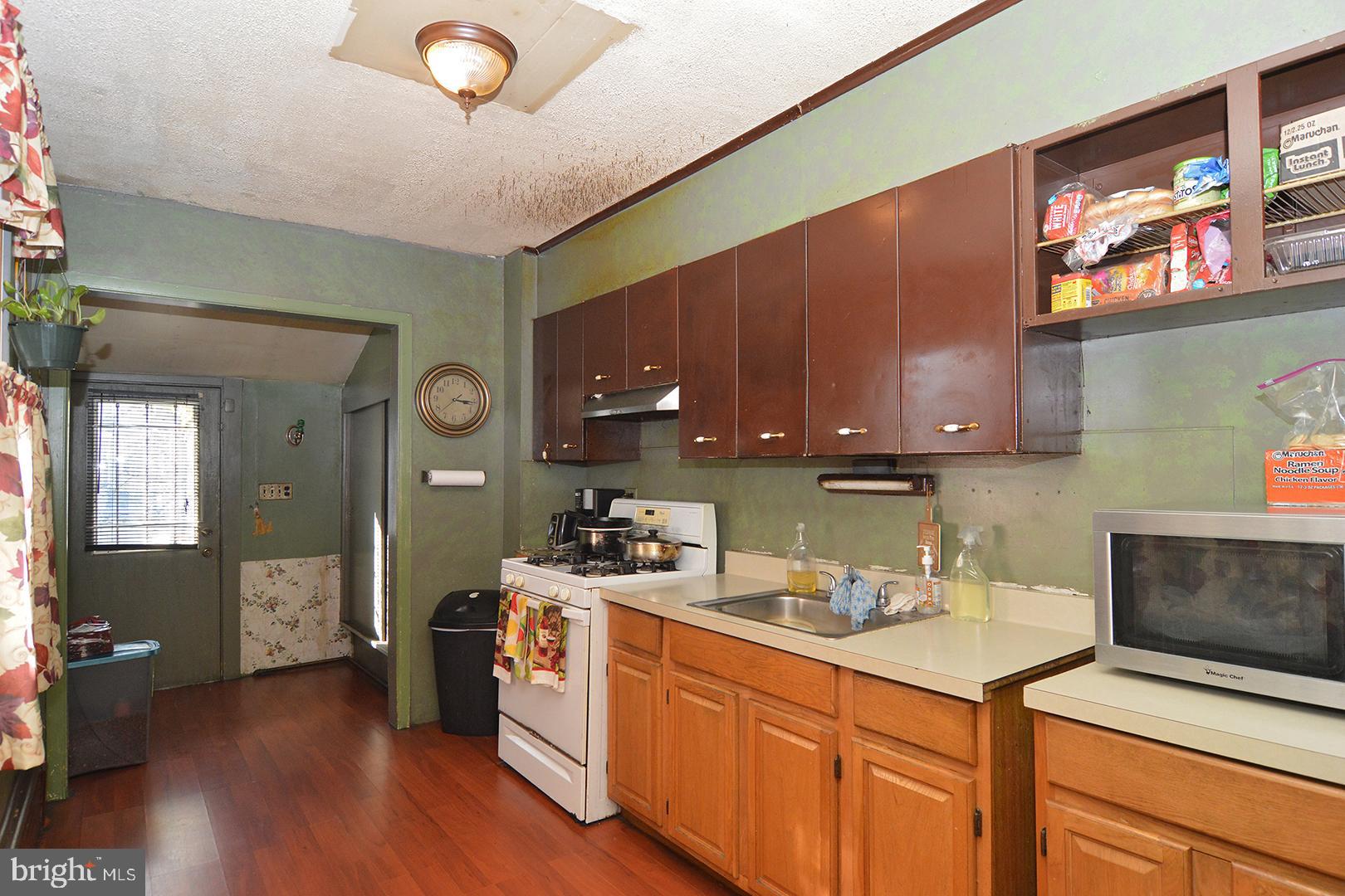 1246 North 11th Street Reading, PA 19604 - Photo 12 of 26 Gallery Image 12