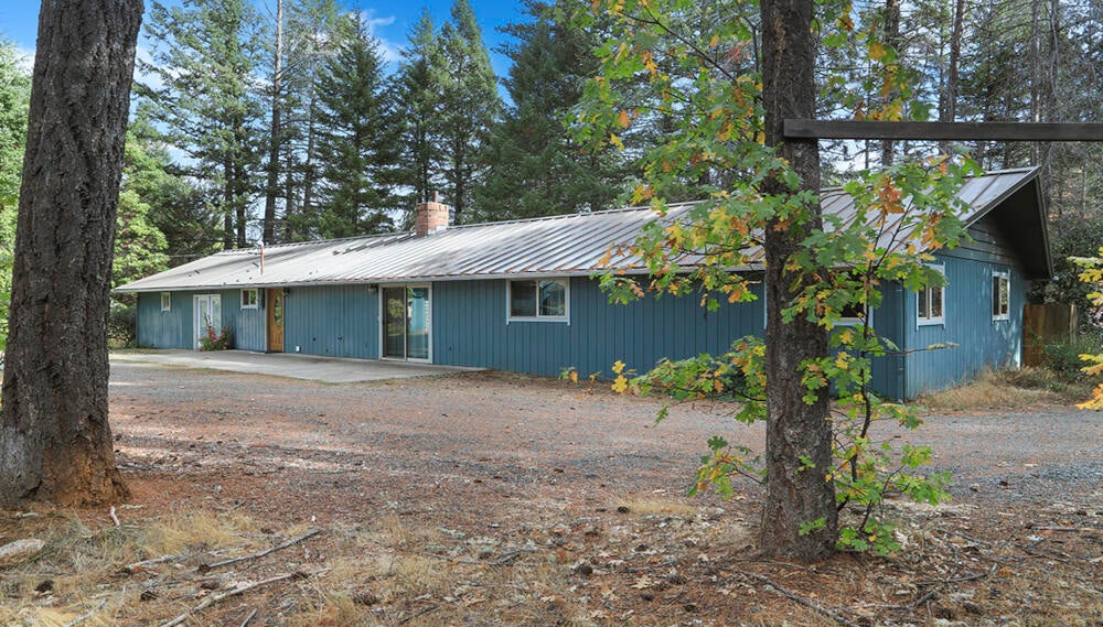 1028 North Old Stage Road Cave Junction, OR 97523 - Photo 1 of 29 2