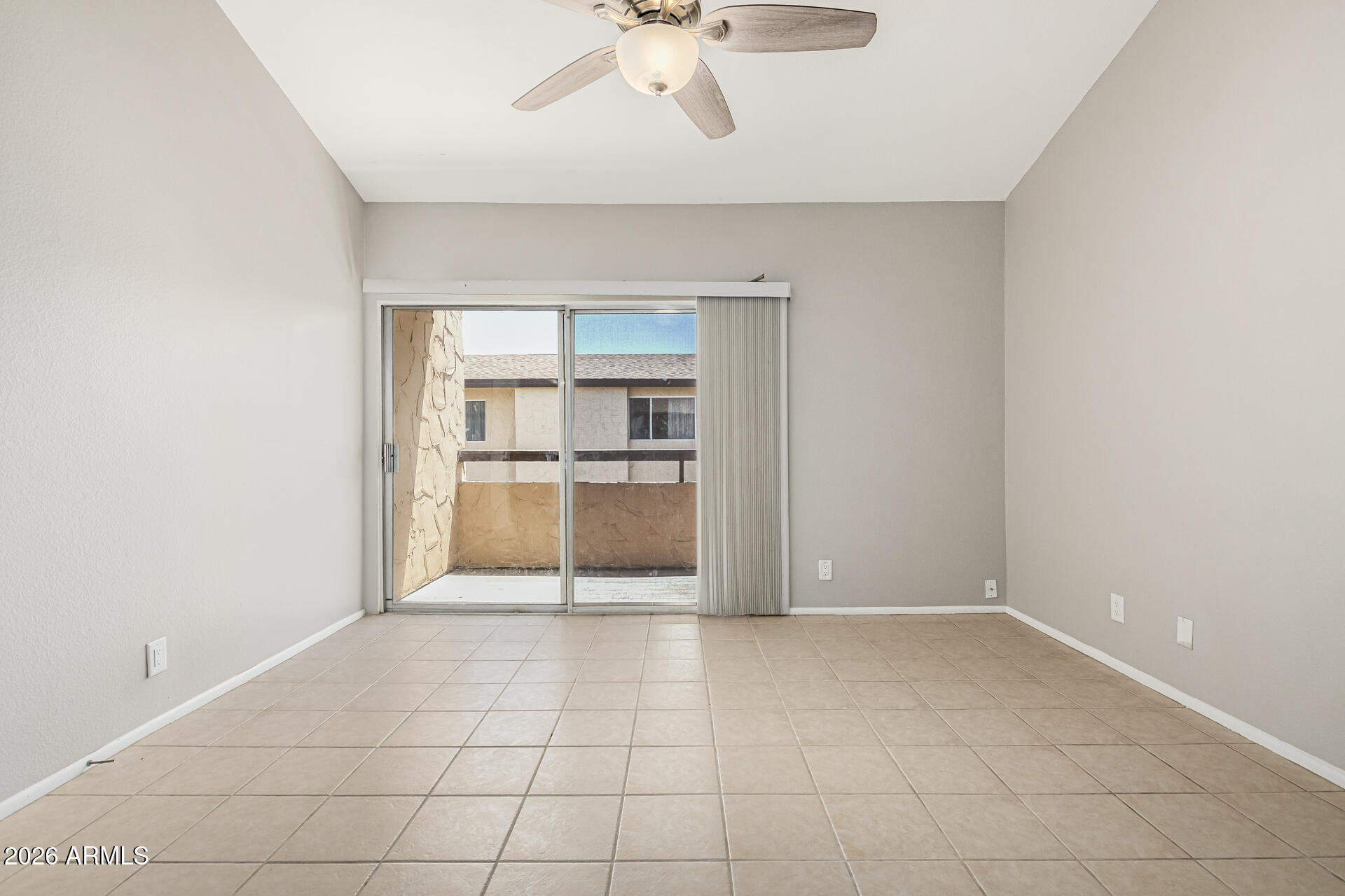 8055 East Thomas Road, Unit F202 Scottsdale, AZ 85251 - Photo 6 of 26 08 - Thomas