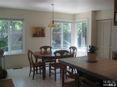 1132 Meridian Circle Santa Rosa, CA 95401 - Photo 5 of 10 Gallery Image 5