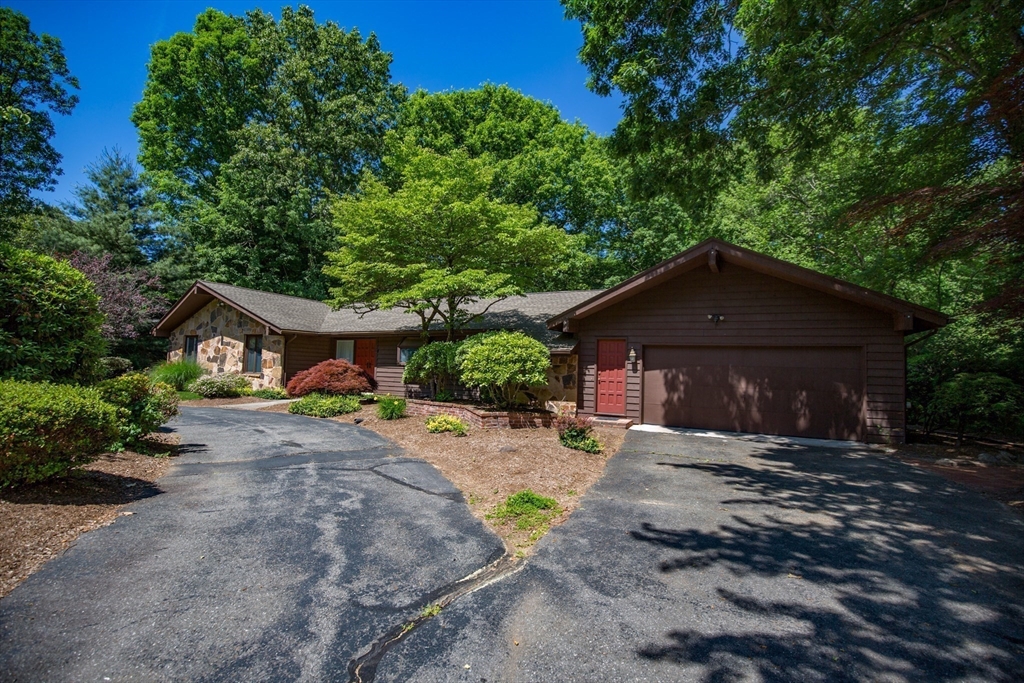 26 Brooks Road Longmeadow, MA 01106 - Photo 6 of 41
