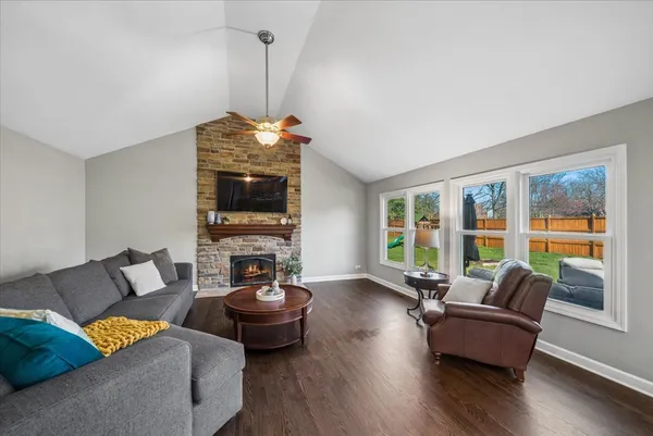 $750,000 | 1239 Thackery Court, Naperville, IL 60564