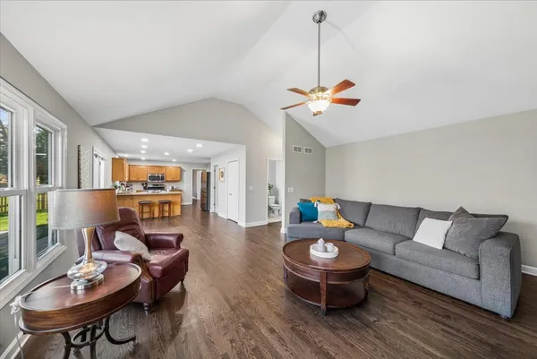 $750,000 | 1239 Thackery Court, Naperville, IL 60564