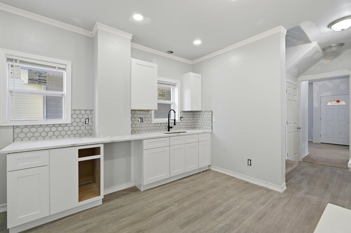 280 Holbrook Street Detroit, MI 48202 - Photo 7 of 18 Kitchen 4