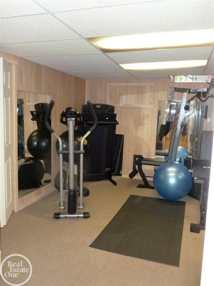 1901 Grayslake Drive Rochester Hills, MI 48306 - Photo 38 of 45