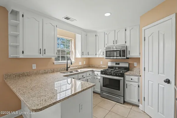 $359,900 | 1679 Sandpiper Cove South, Hernando, MS 38632