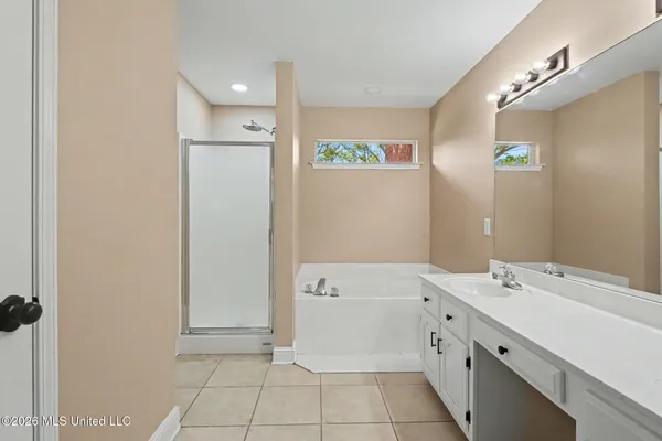 $359,900 | 1679 Sandpiper Cove South, Hernando, MS 38632