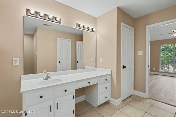$359,900 | 1679 Sandpiper Cove South, Hernando, MS 38632