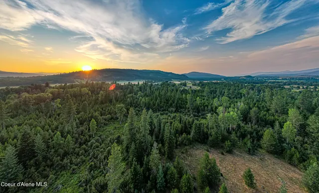 $500,000 | 50 West Acres Peninsula Road, Priest River, ID 83856