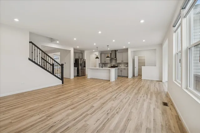 $600,000 | 900 Treeline Drive, Algonquin, IL 60102