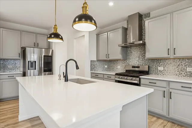 $600,000 | 900 Treeline Drive, Algonquin, IL 60102