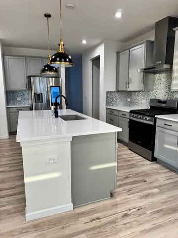 $600,000 | 900 Treeline Drive, Algonquin, IL 60102