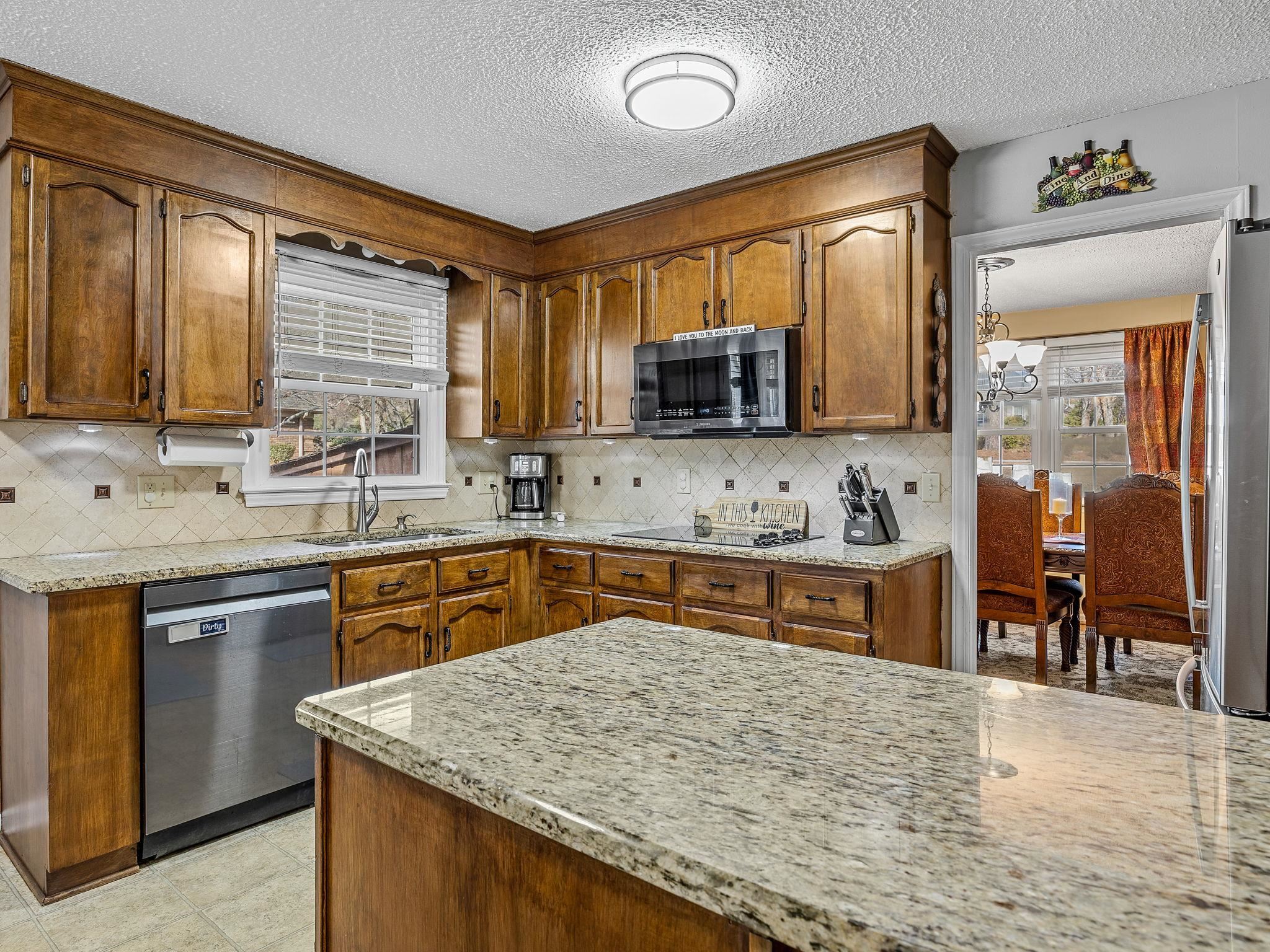 102 Memory Lane Moore, SC 29369 - Photo 8 of 36