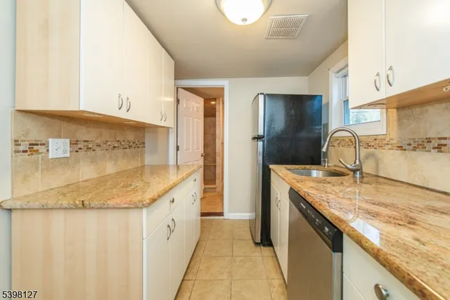 $2,400 | 354 Maxim Drive, Hopatcong, NJ 07843