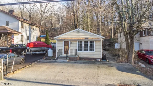 $2,400 | 354 Maxim Drive, Hopatcong, NJ 07843