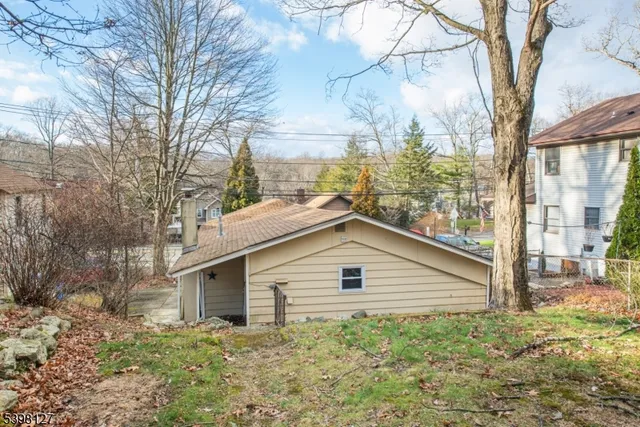 $2,400 | 354 Maxim Drive, Hopatcong, NJ 07843