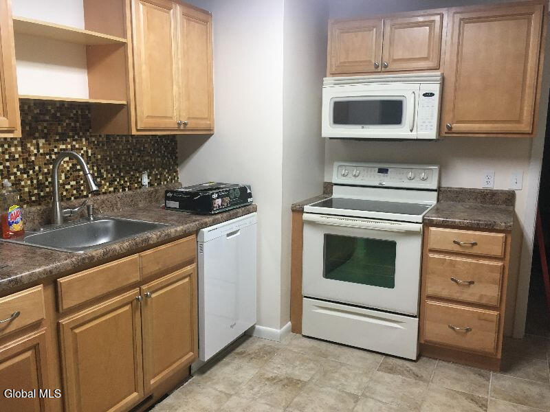 2209 15th Street, Unit 3 Troy, NY 12180 - Photo 4 of 7 apt 3e