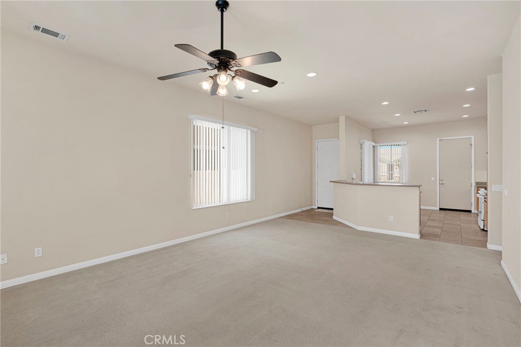 10461 Bridge Haven Road Apple Valley, CA 92308 - Photo 7 of 32