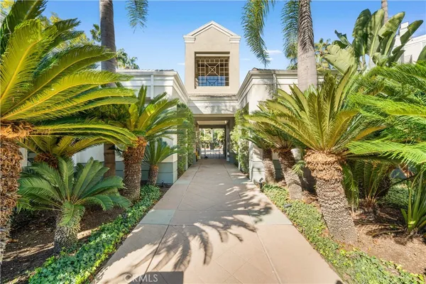a view of a back yard of the house