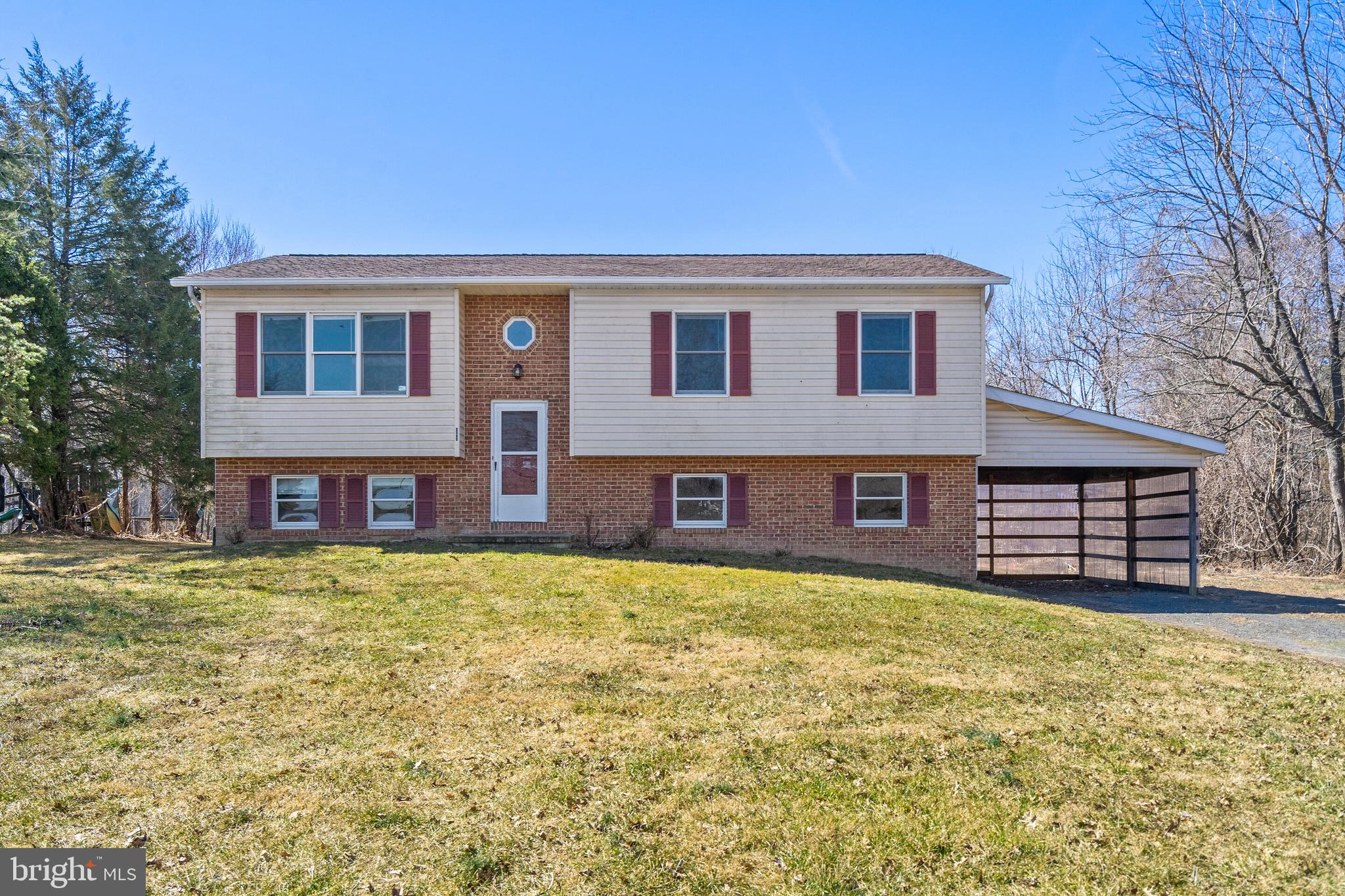 4024 Whiting Road Marshall, VA 20115 - Photo 2 of 37