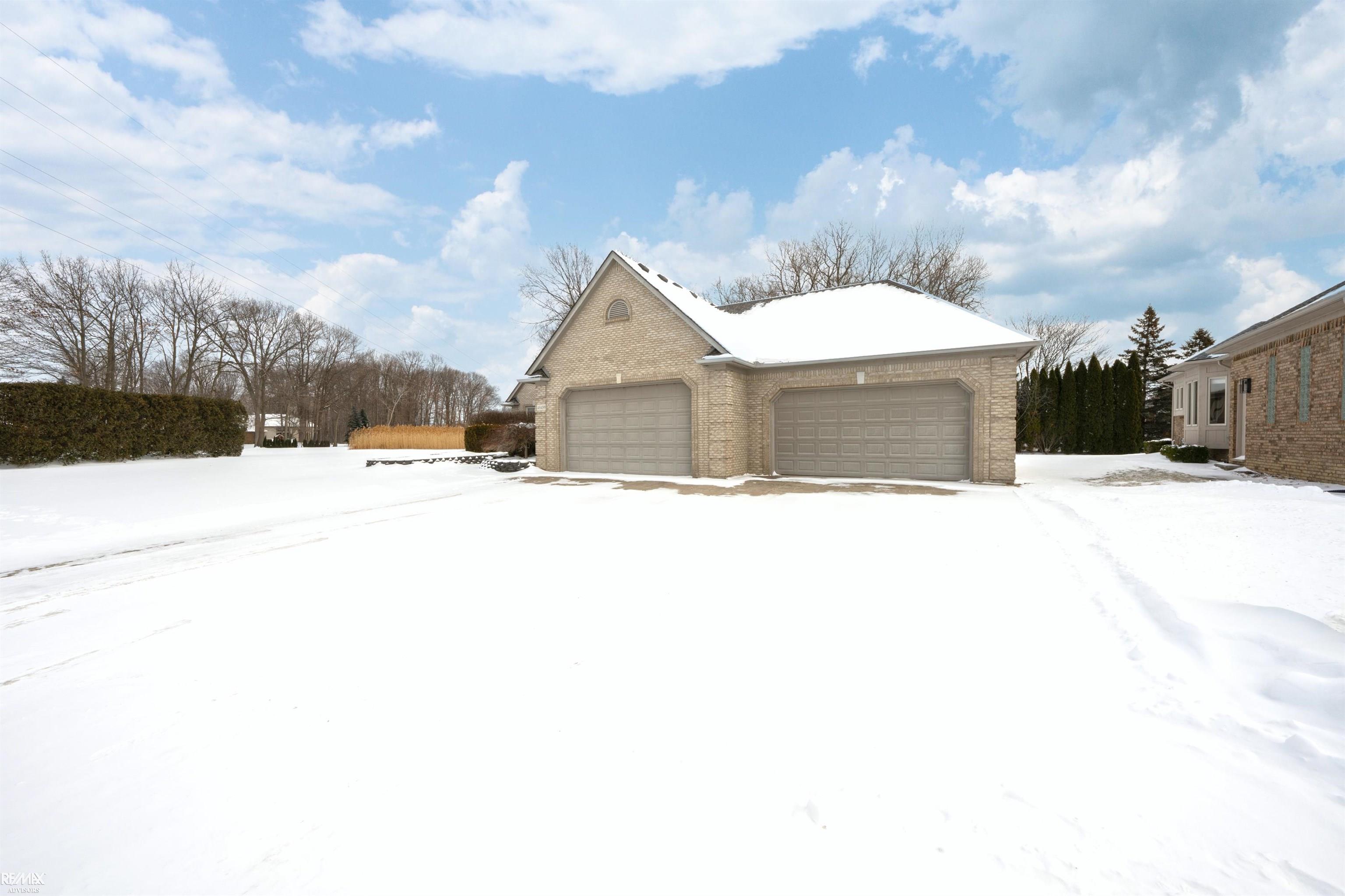48498 Beacon Square Drive Macomb, MI 48044 - Photo 10 of 68