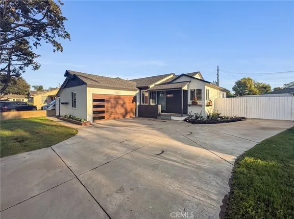 $925,000 | 2106 West Cerritos Avenue, Anaheim, CA 92804