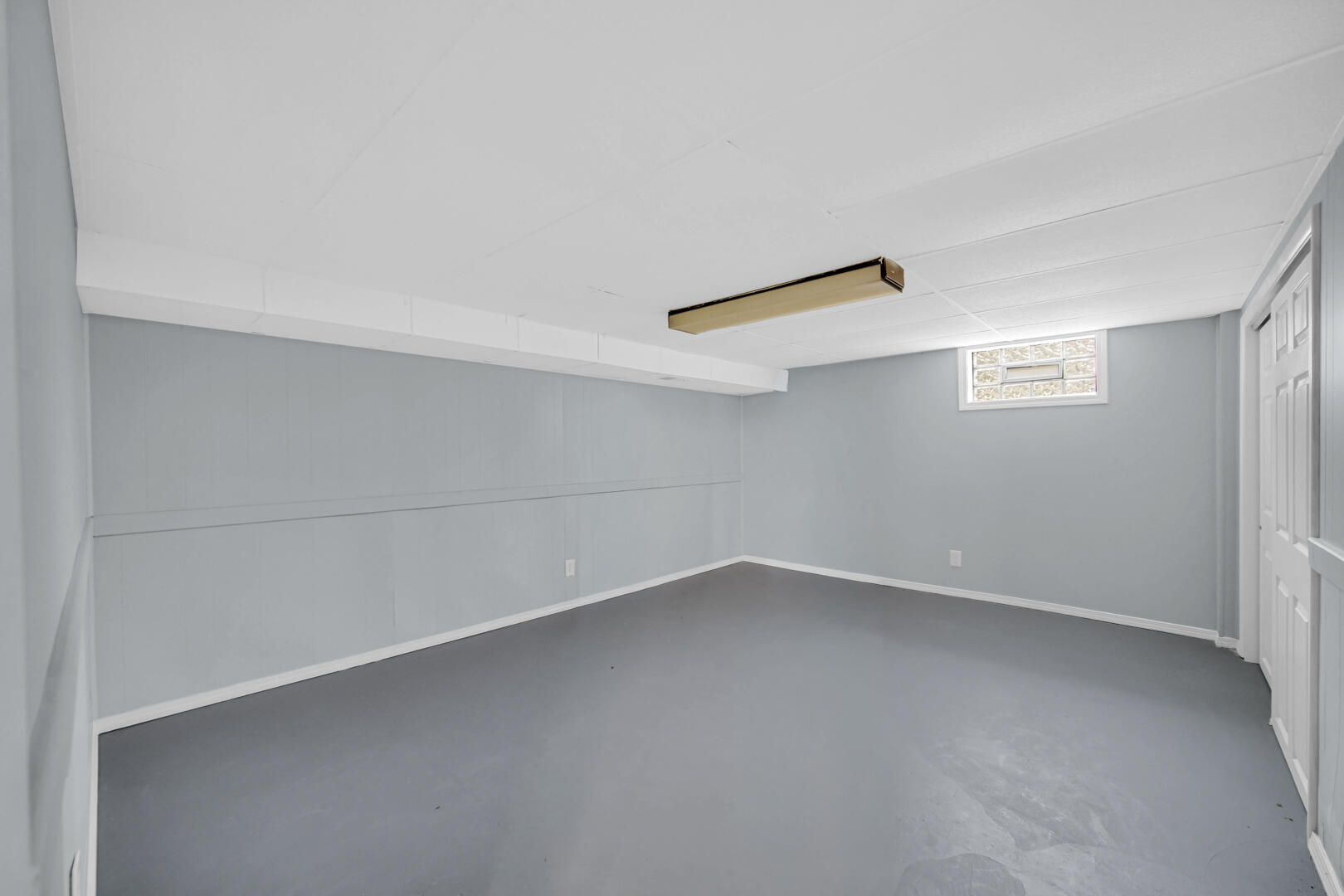 3816 Lincoln Street Gary, IN 46408 - Photo 19 of 21 a view of an empty room