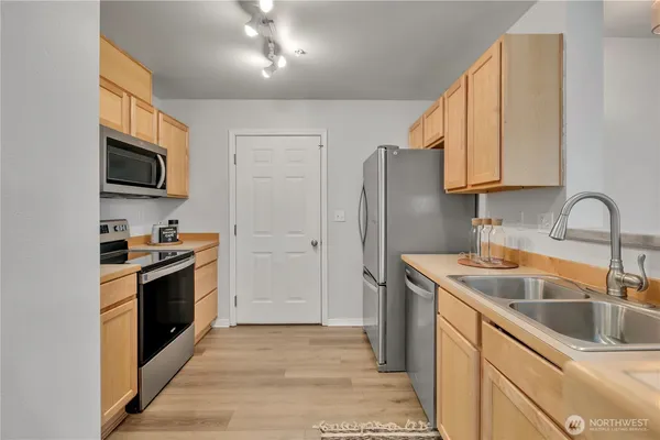 $369,900 | 6330 Isaac Avenue Southeast, Unit A24, Auburn, WA 98092