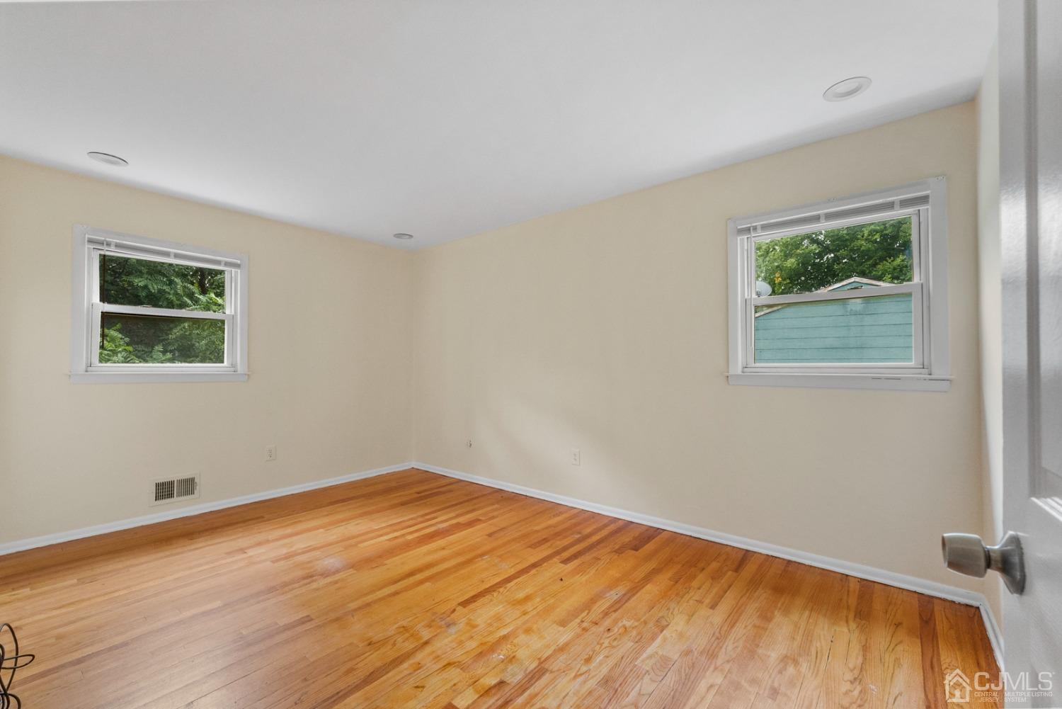 193 Phillips Road Somerset, NJ 08873 - Photo 17 of 51 Gallery Image 17