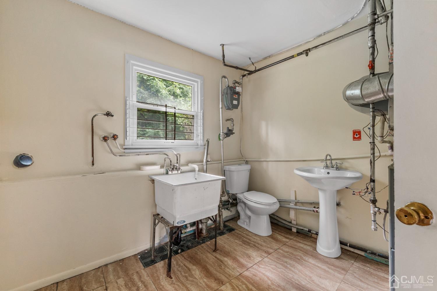 193 Phillips Road Somerset, NJ 08873 - Photo 33 of 51 Gallery Image 33