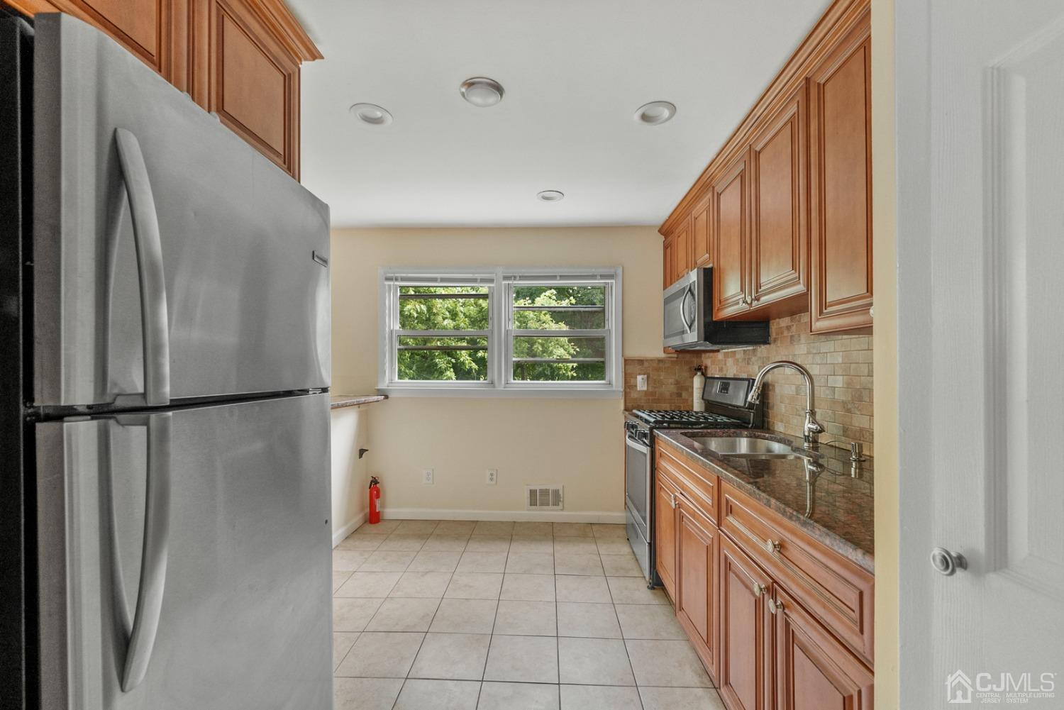 193 Phillips Road Somerset, NJ 08873 - Photo 6 of 51 Gallery Image 6