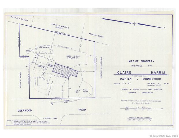 a black and white photo of a screen