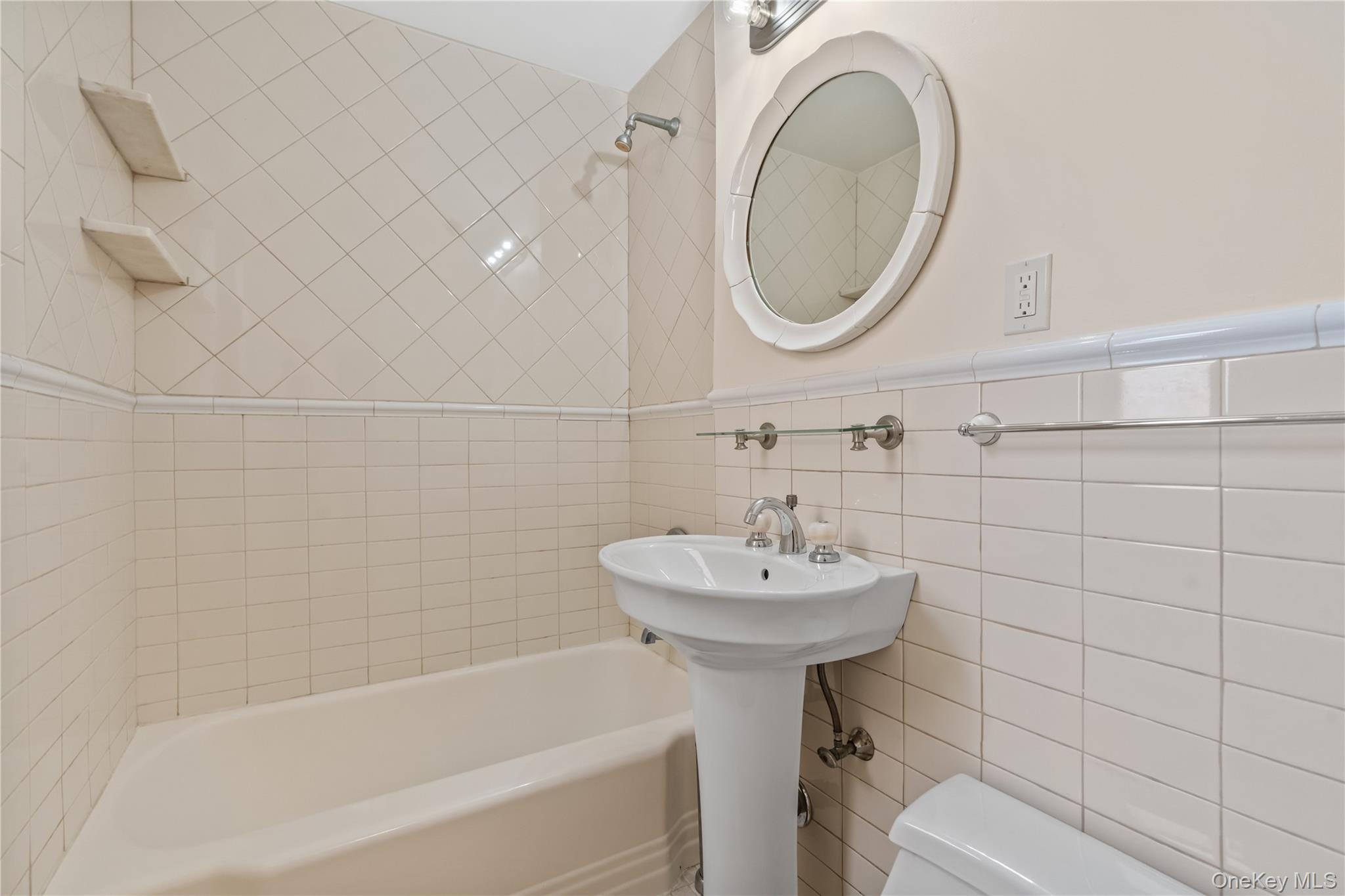 142 Garth Road, Unit 4Q Scarsdale, NY 10583 - Photo 11 of 13