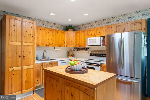 $698,000 | 13829 Mountain Road, Lovettsville, VA 20180