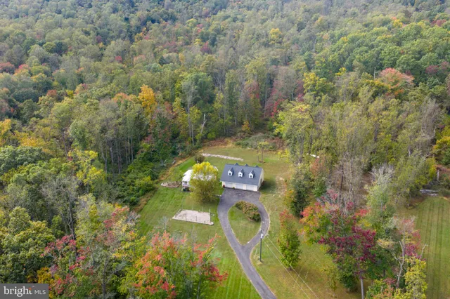 $698,000 | 13829 Mountain Road, Lovettsville, VA 20180