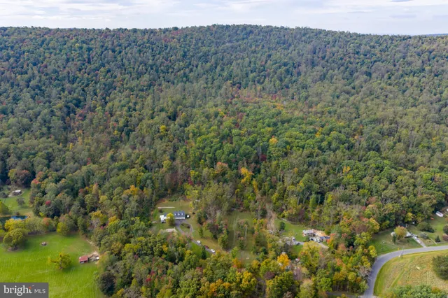 $698,000 | 13829 Mountain Road, Lovettsville, VA 20180