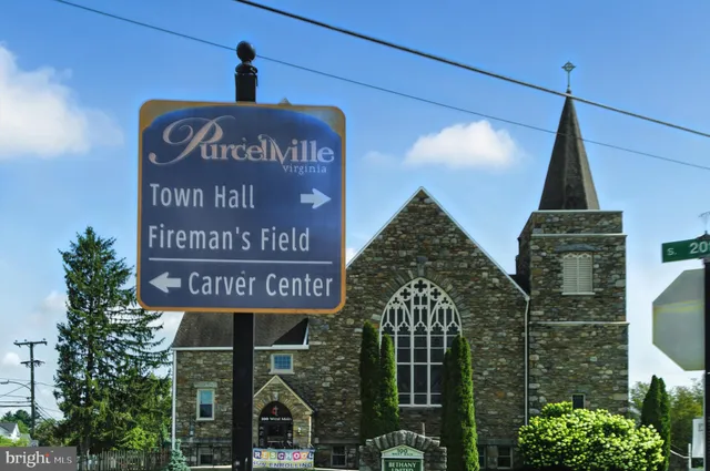 $698,000 | 13829 Mountain Road, Lovettsville, VA 20180