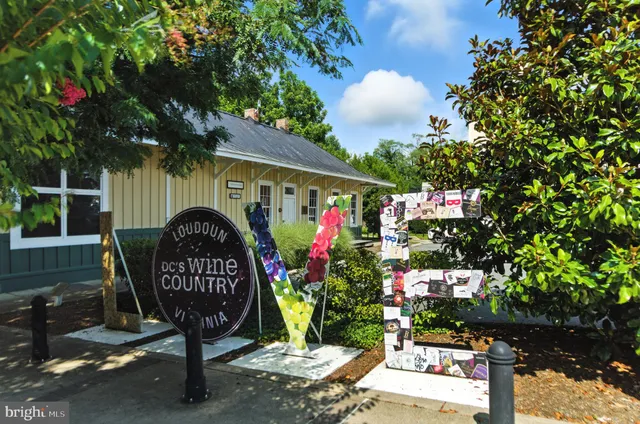 $698,000 | 13829 Mountain Road, Lovettsville, VA 20180