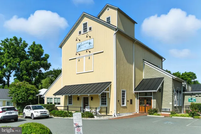 $698,000 | 13829 Mountain Road, Lovettsville, VA 20180